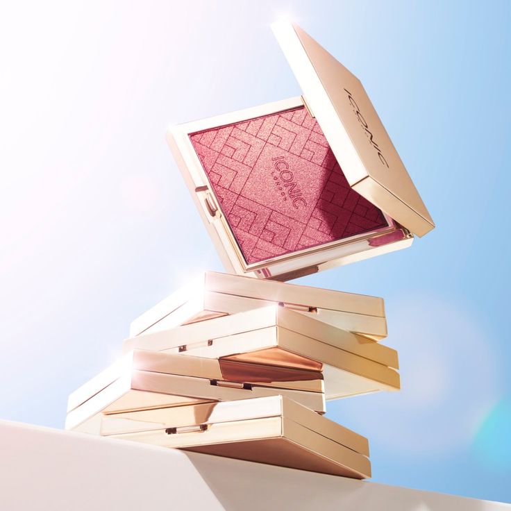 Iconic Multi-use Cheek Glow - flere farver